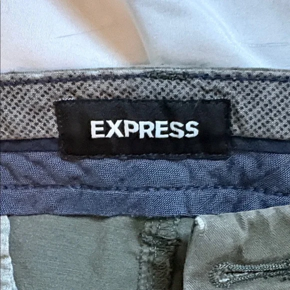 ✨New Listing✨ Men's Express Dark Olive Chinos - Picture 2 of 5